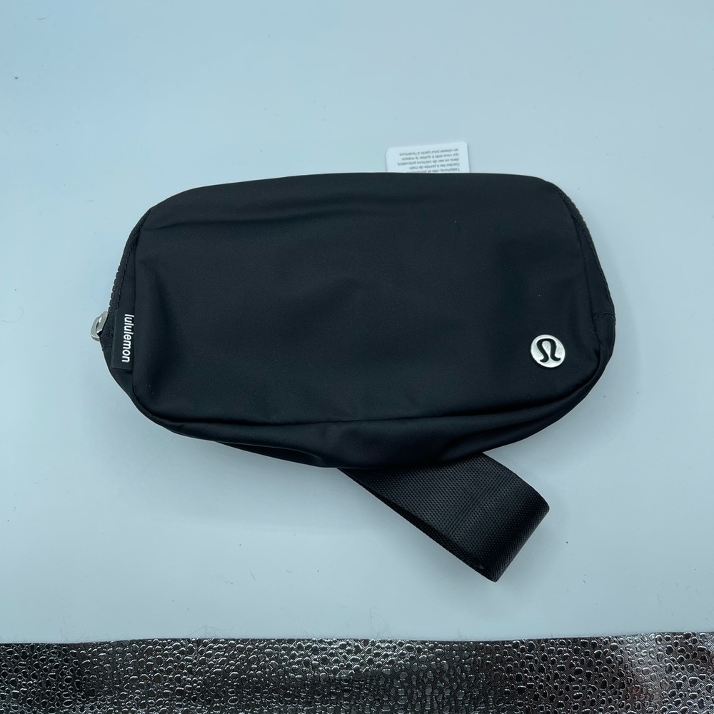 lululemon everywhere belt bag